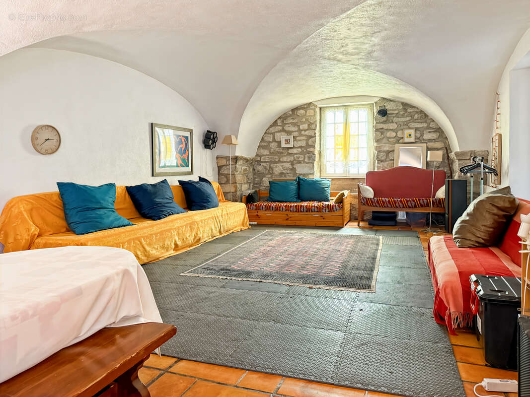 Maison à VILLENEUVE-DE-BERG