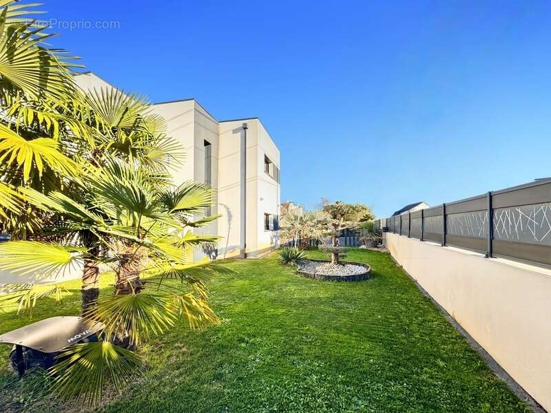 Maison à LES PONTS-DE-CE