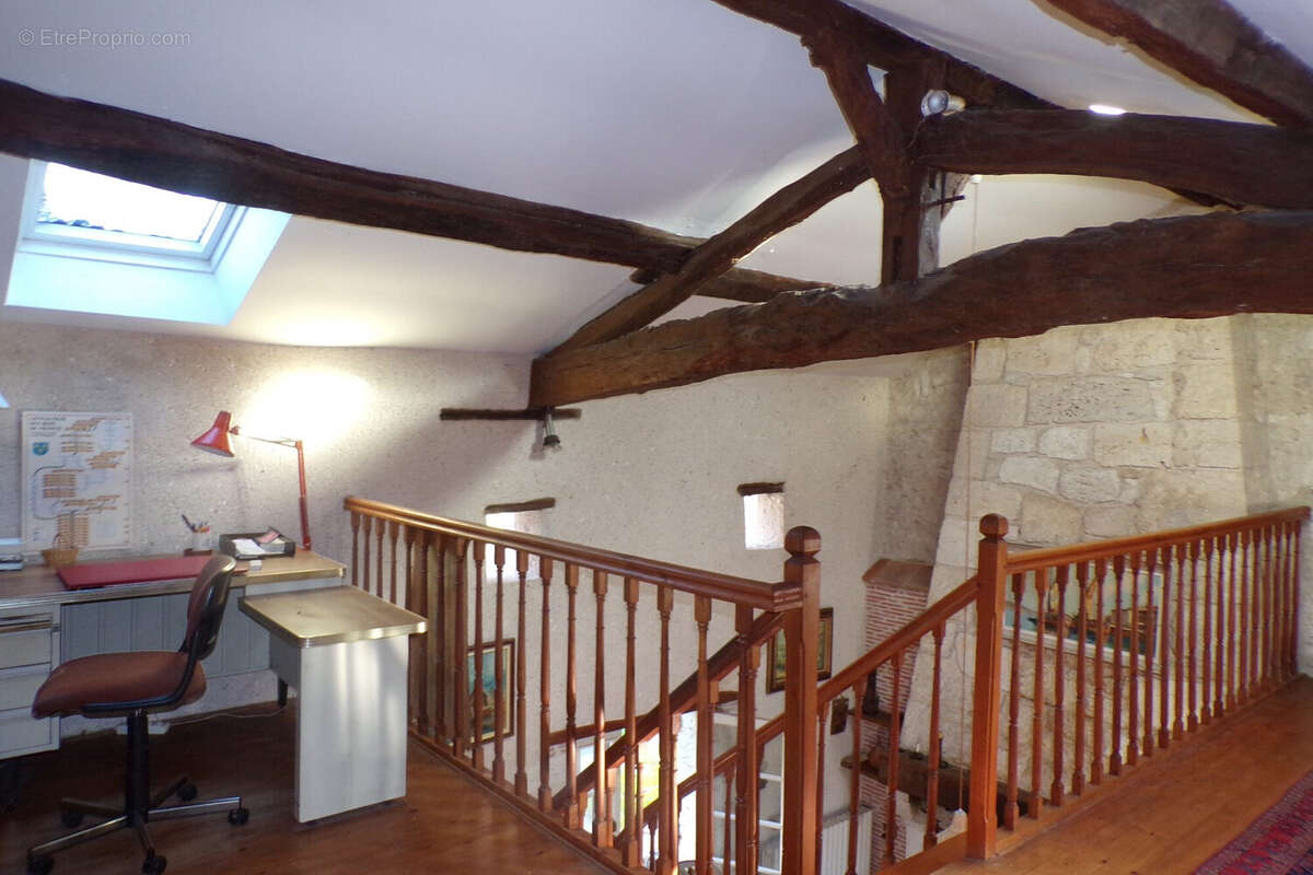 Maison 167 m² à Puymirol  - photo 8