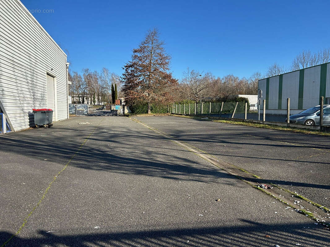 Commerce 500 m² à Pau  - photo 2