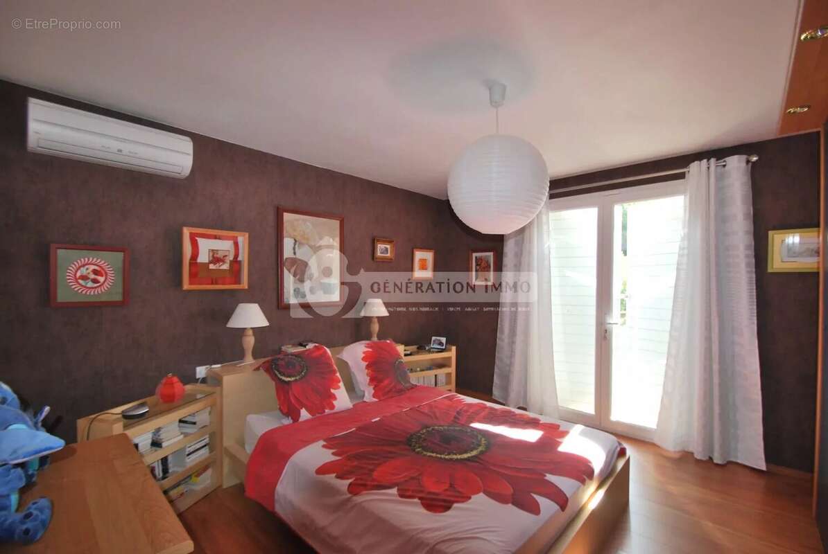 Maison à FONTVIEILLE