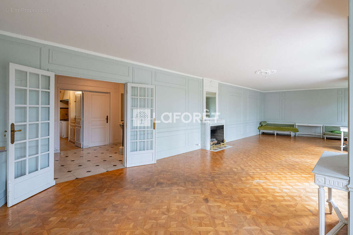 Maison à LA CELLE-SAINT-CLOUD