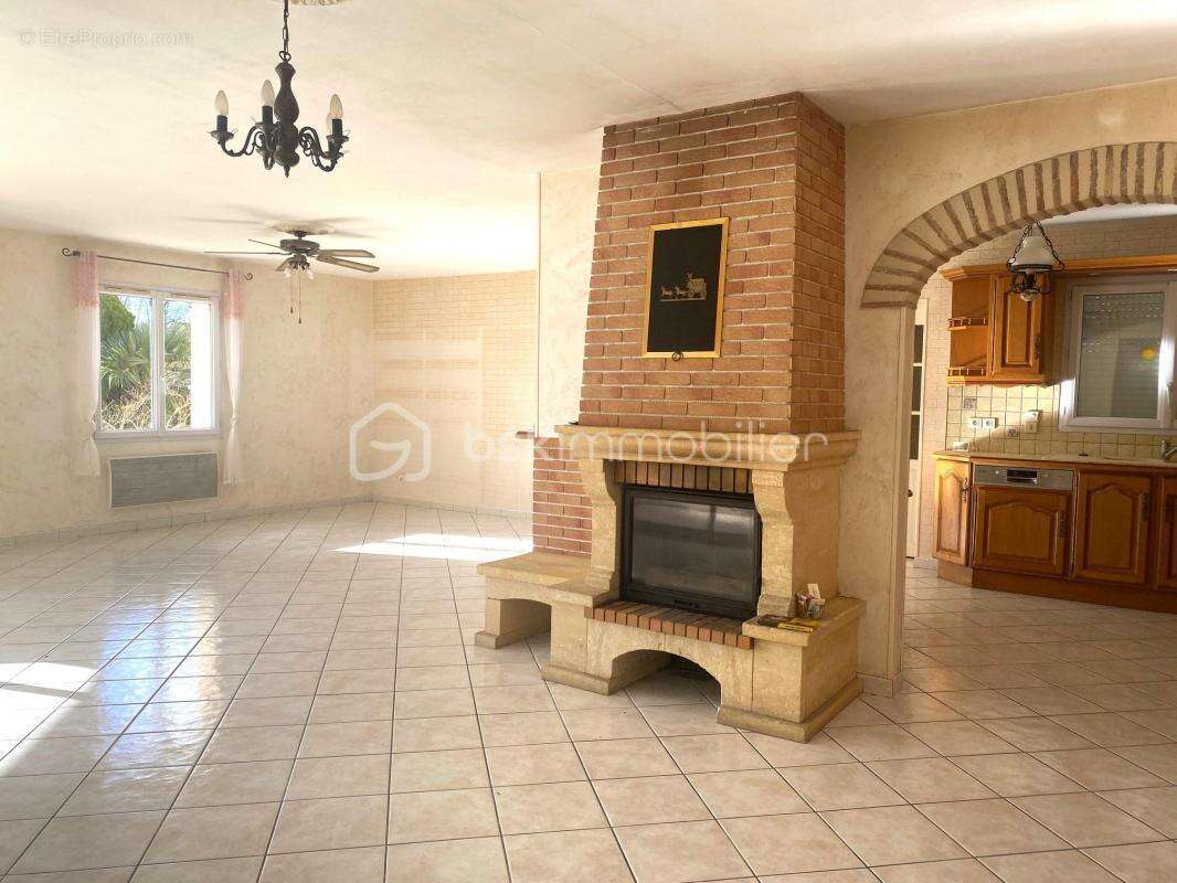Villa de plein pied avec maison secondaire - photo 2