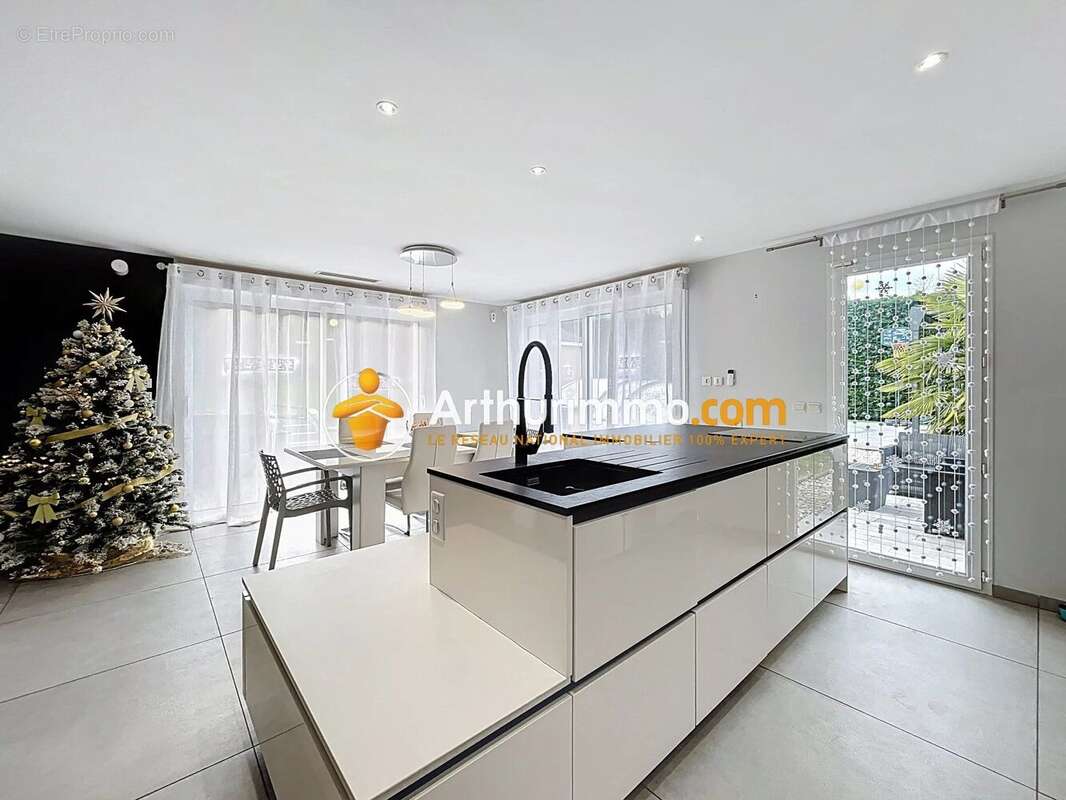 Maison à SAINT-CHEF