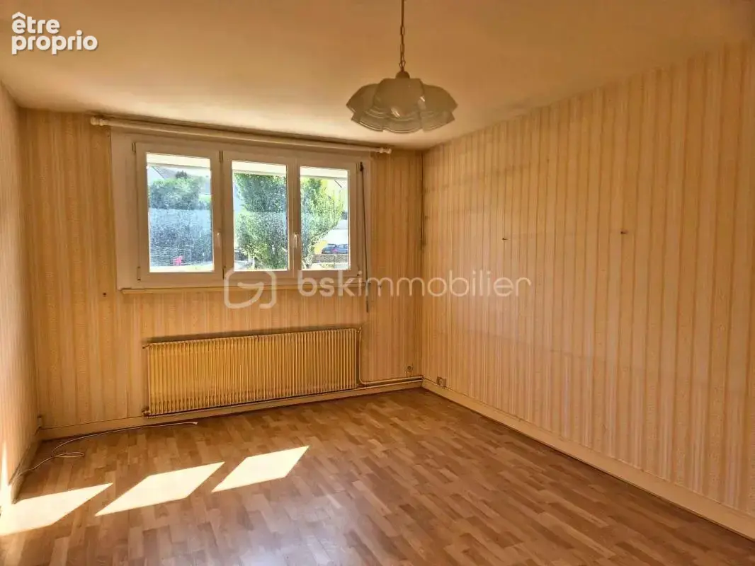 Maison 93m² centre-ville avec terrain 448m², veranda+balcon,sous-sol complet et Gare - photo 12