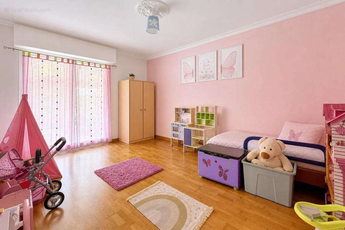 Maison de 8 pièces de 258 m² à Château-Gontier - photo 5