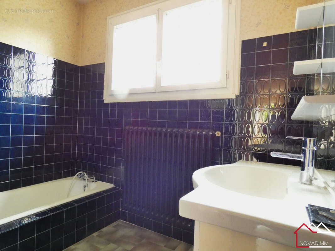 Maison 135 m² à Saint-Front-De-Pradoux  - photo 9