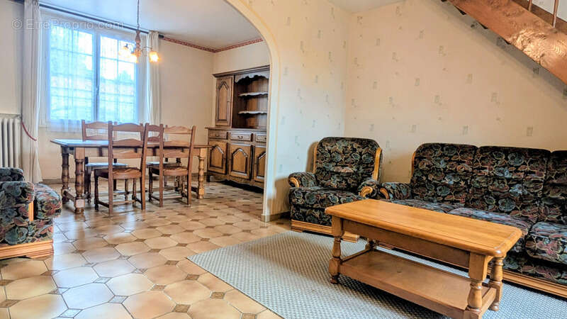 Maison à CHERVES-RICHEMONT