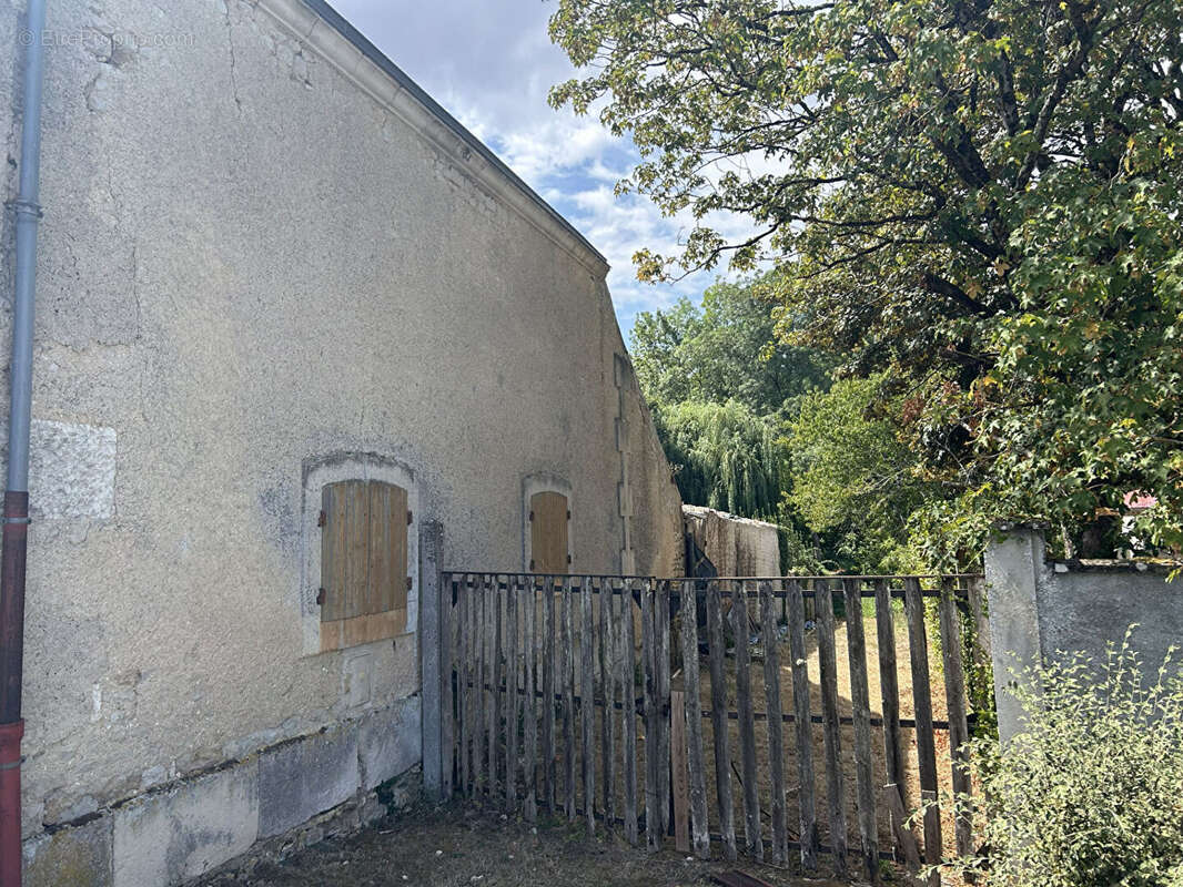 Grande grange à rénover avec permis de construire - photo 13