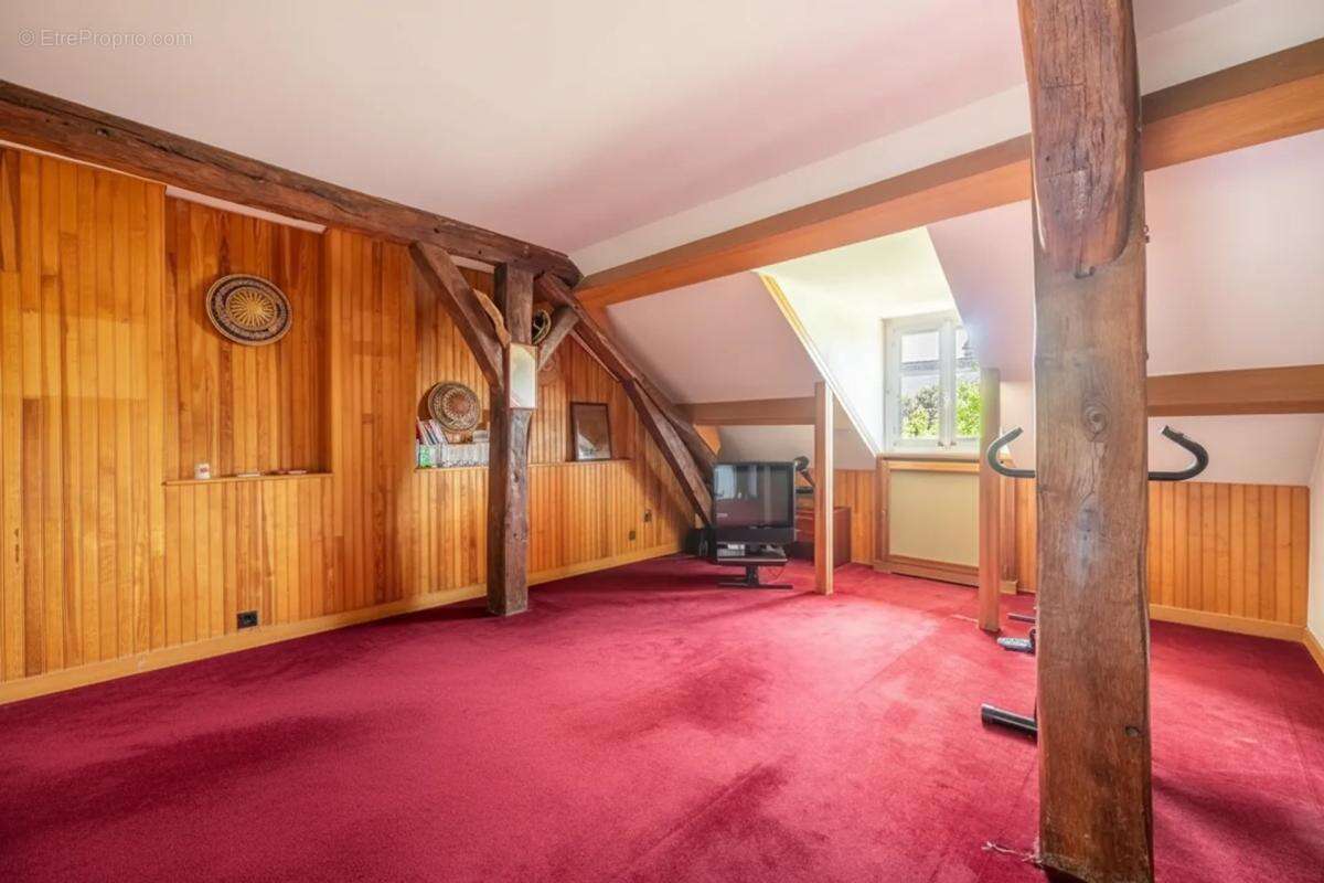Maison de 8 pièces de 235 m² à Dammartin-en-Serve - photo 15