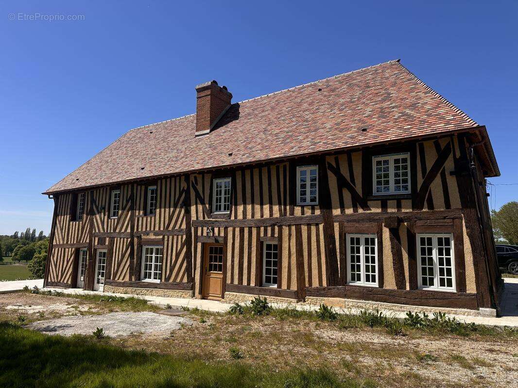 Maison à MEZIDON-CANON