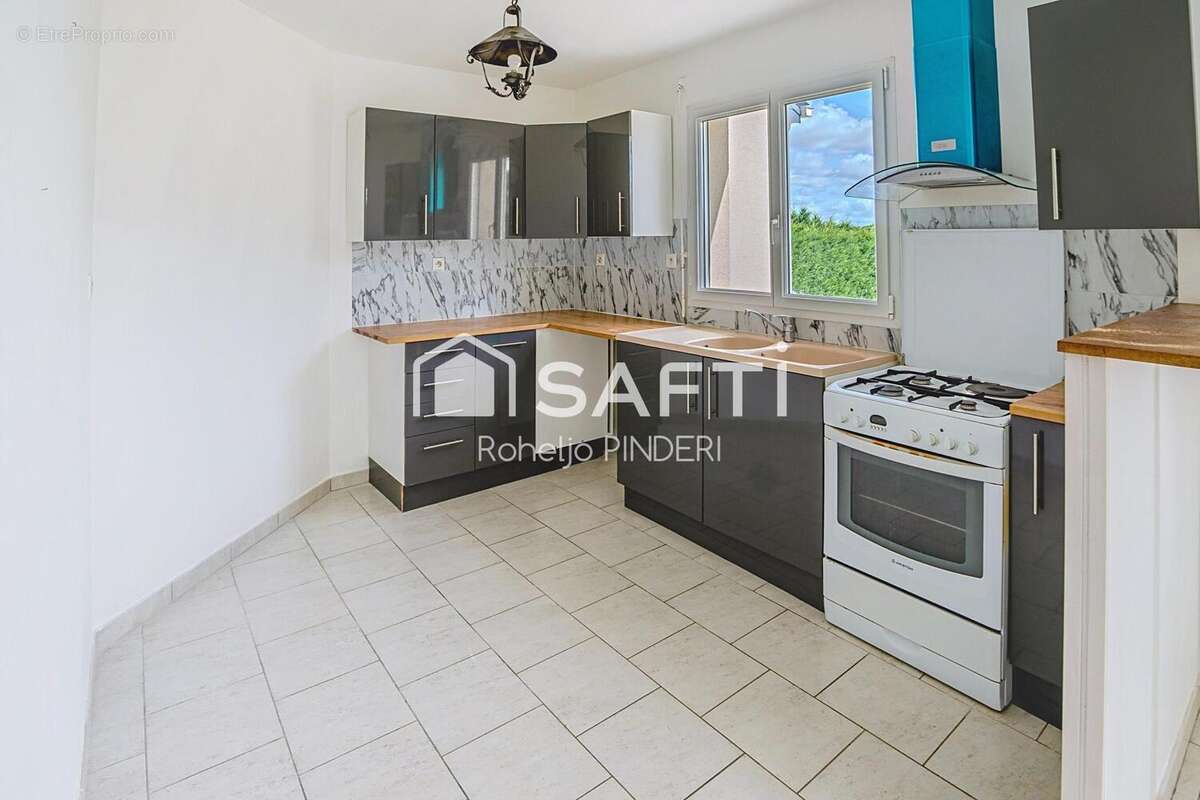 Maison 112 m² à Champ-Sur-Layon  - photo 4