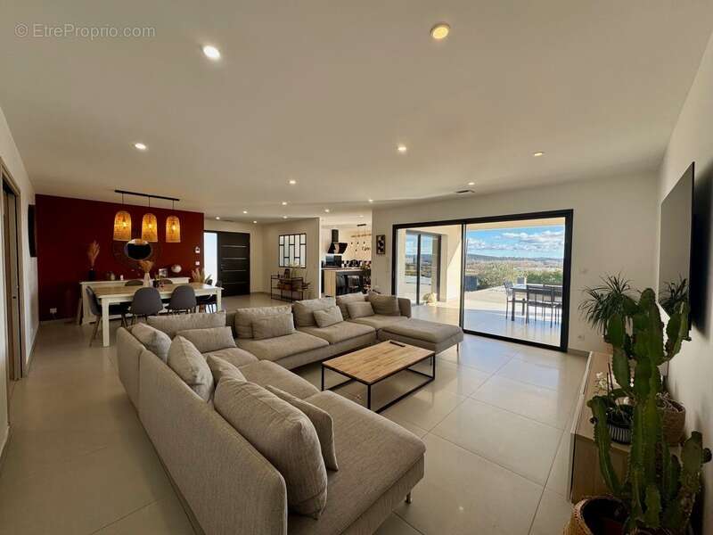 Maison à RIBAUTE-LES-TAVERNES