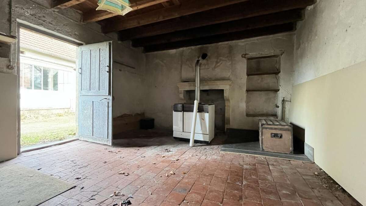 Maison à DRACY-SAINT-LOUP