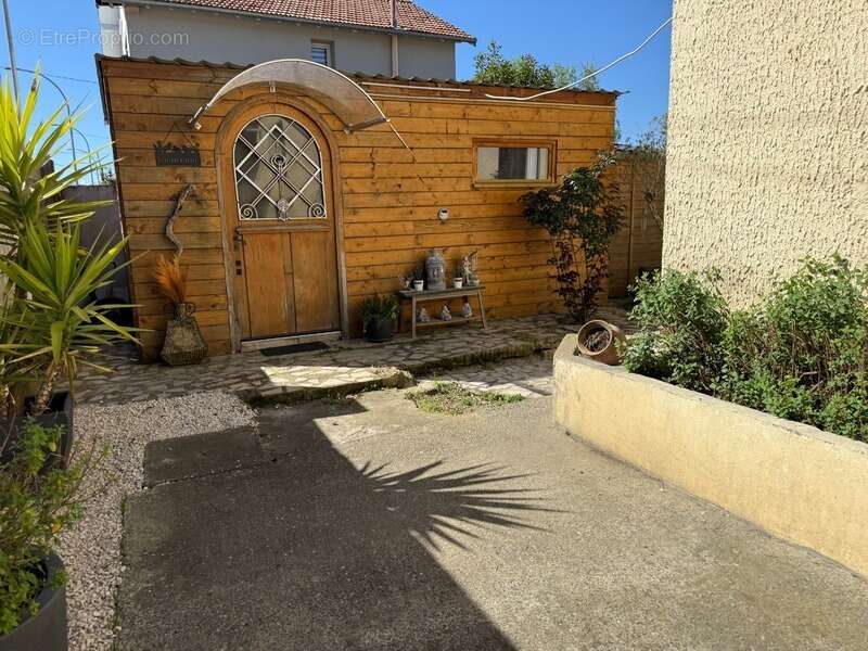 Maison à vendre 4 pièces TARBES (65) - Jardin arboré - piscine - photo 27