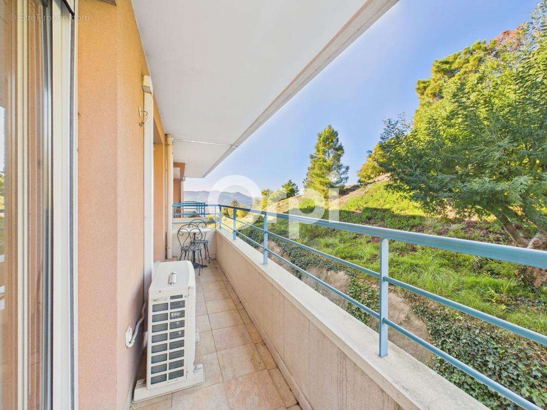 Appartement à MANDELIEU-LA-NAPOULE