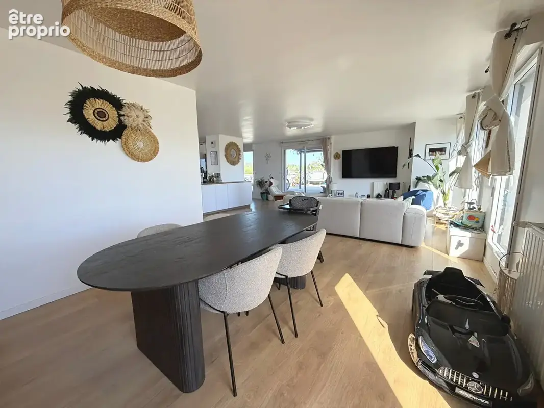 Rare t5 en dernier etage avec terrasse ! - photo 3