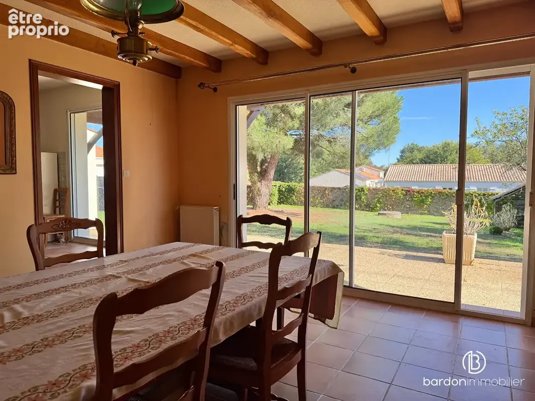 Maison 6 pièces - 140 m² - Centre ville de La Garnache - photo 5