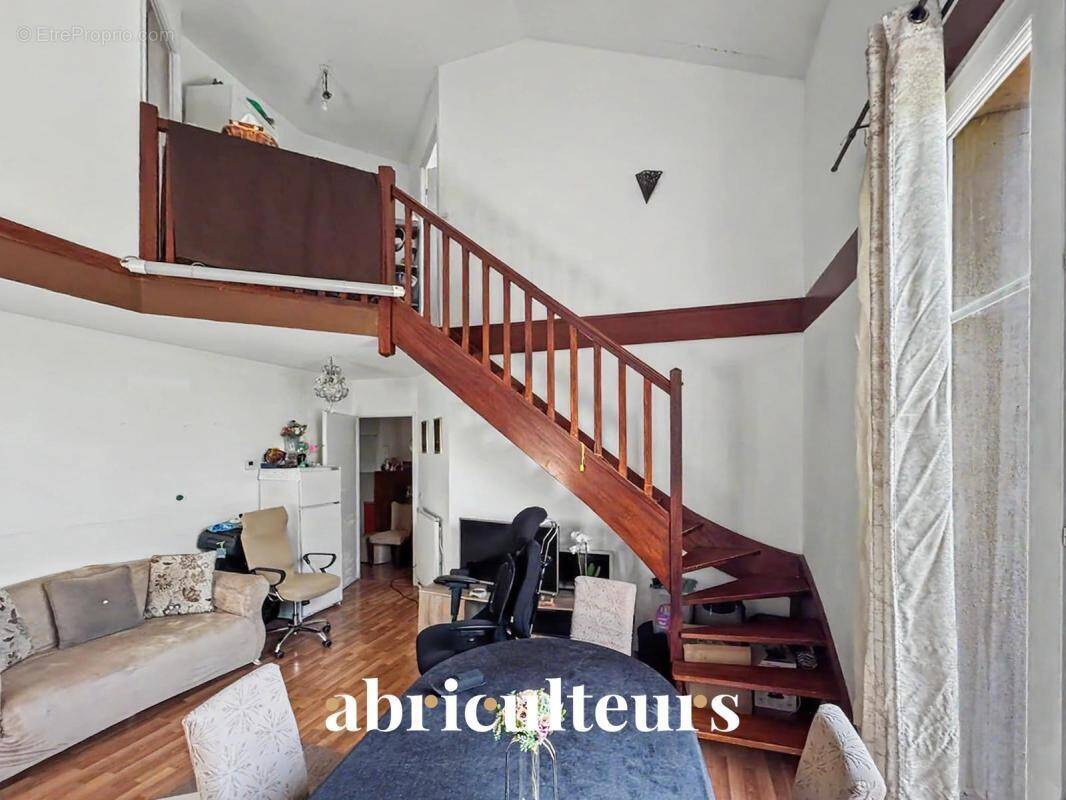 Appartement à VILLENEUVE-LA-GARENNE