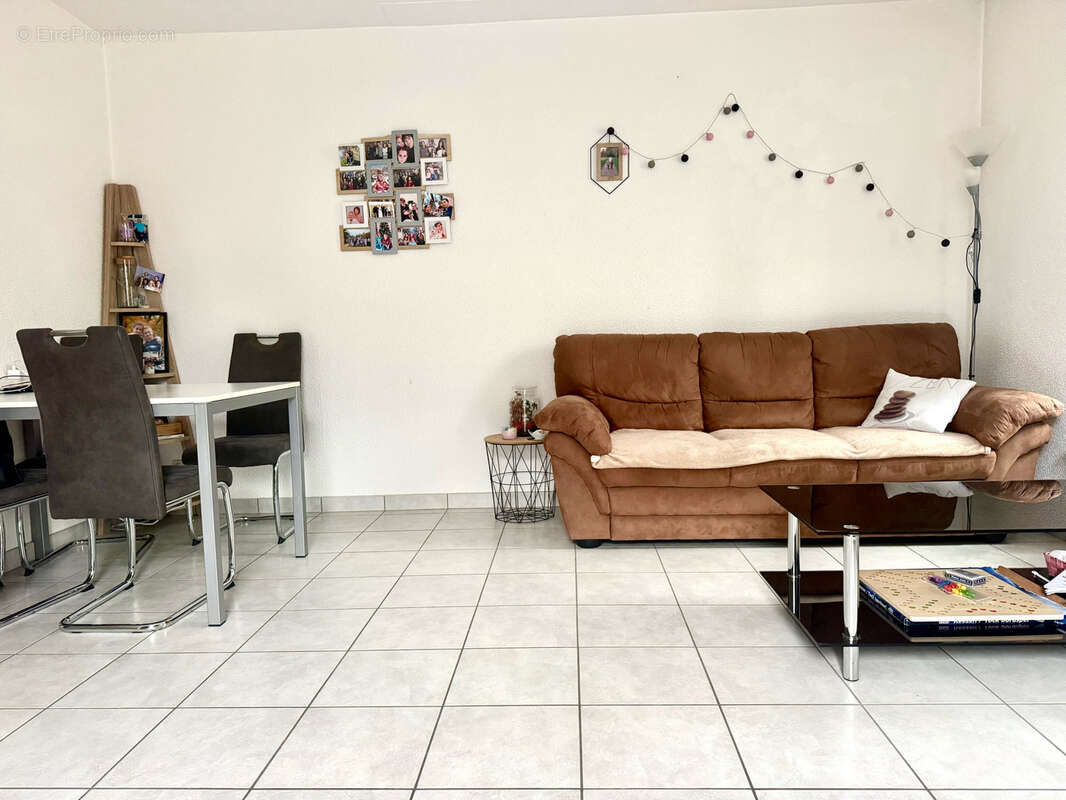 Appartement à ECOLE-VALENTIN