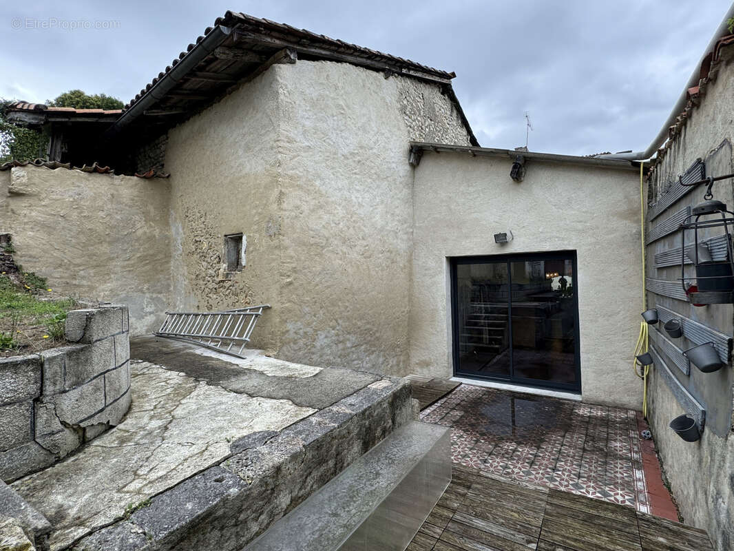 Appartement à BARBEZIEUX-SAINT-HILAIRE