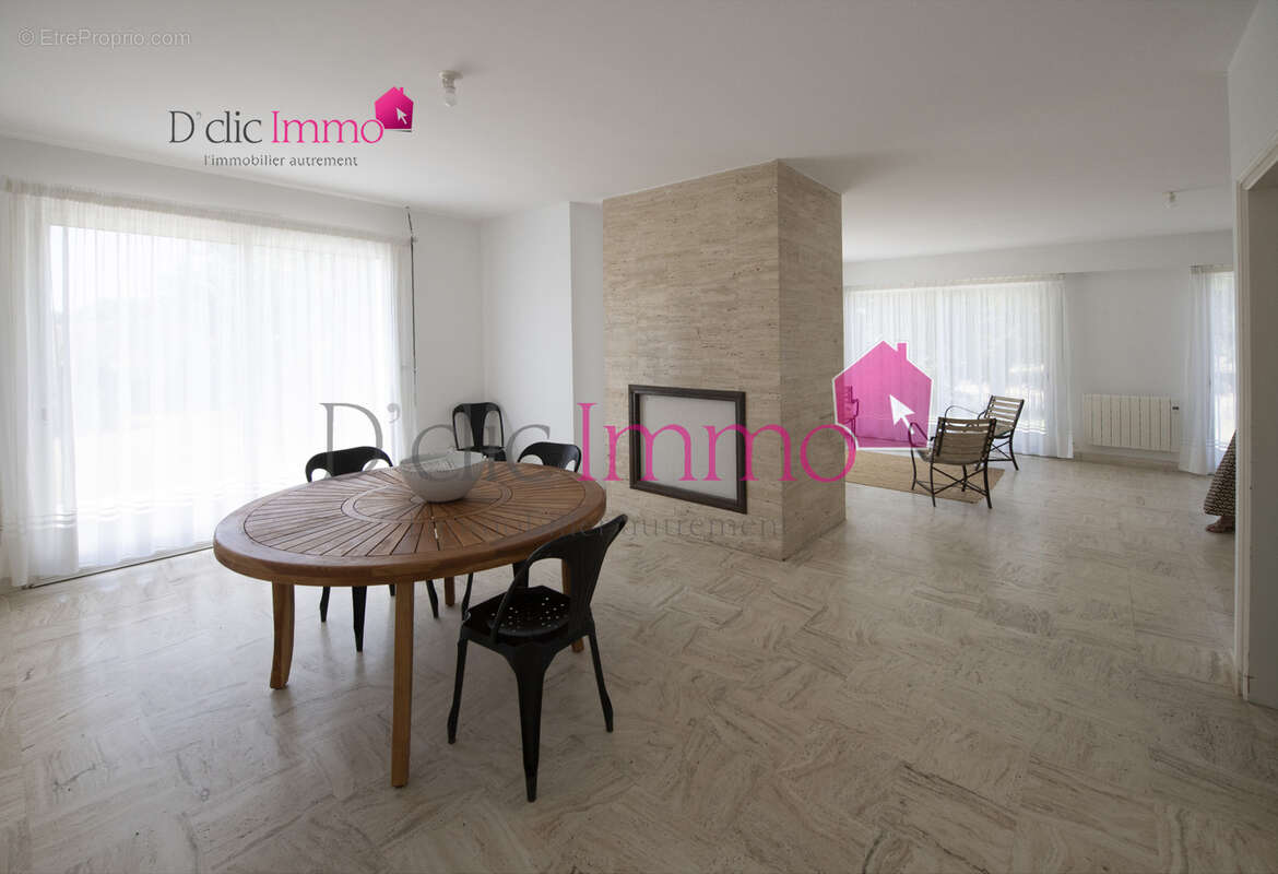 SOULLANS -Maison familiale de 160m2 habitable - 6 chambres - terrain de 1584m2 - centre ville - photo 3