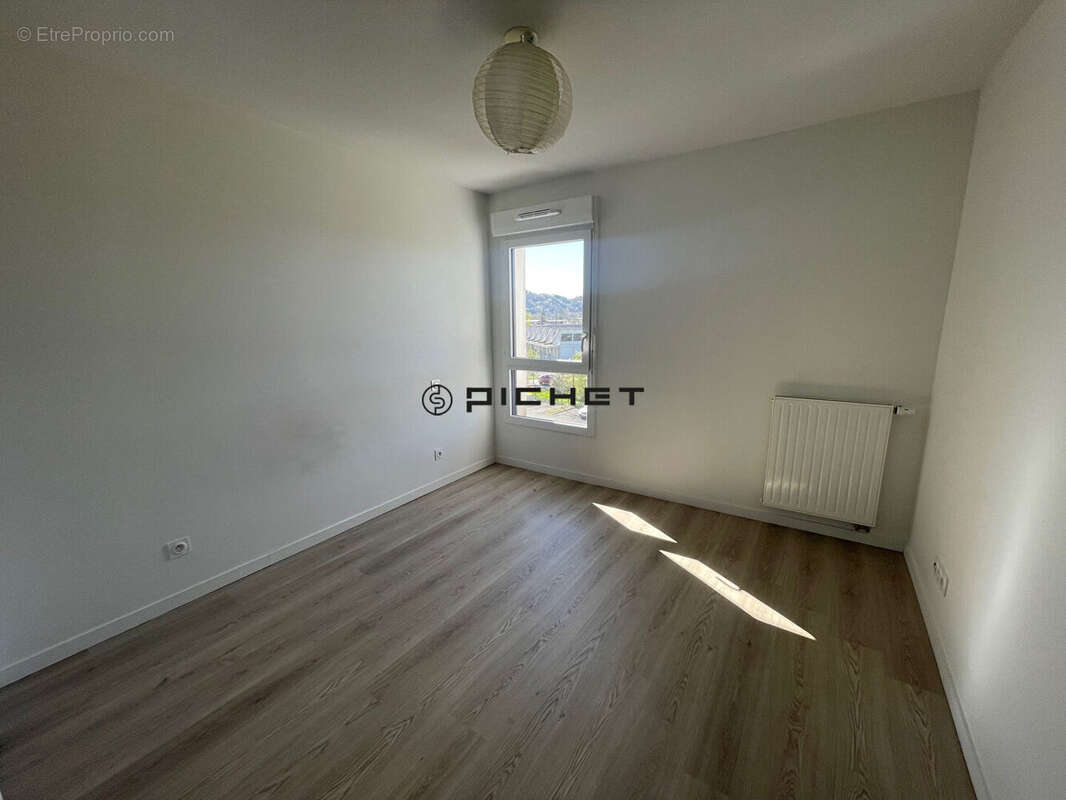 Appartement à BILLERE