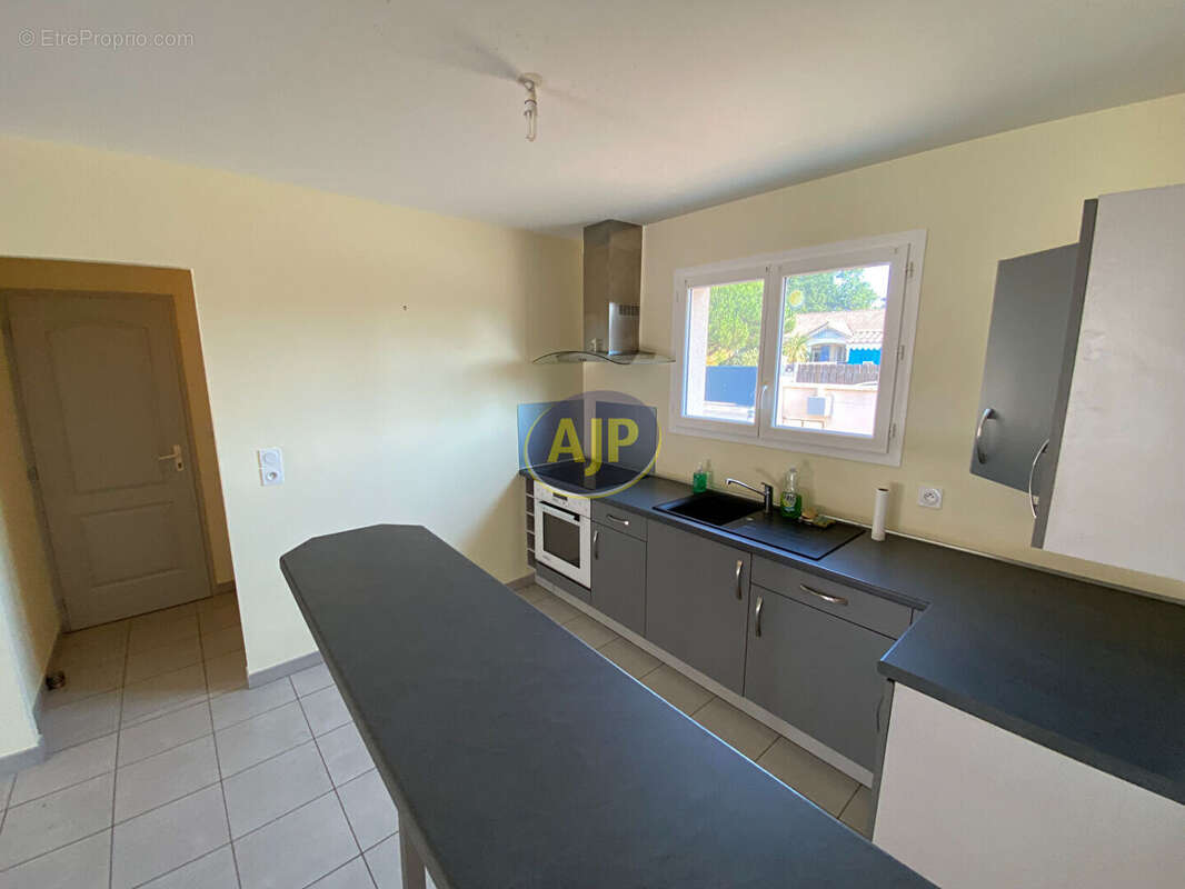 VENDAYS bourg Maison  4 pièce(s) - photo 12