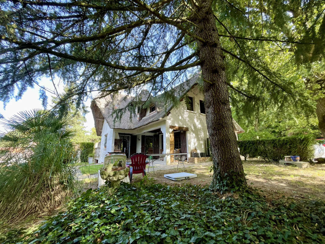 Maison à LES MESNULS