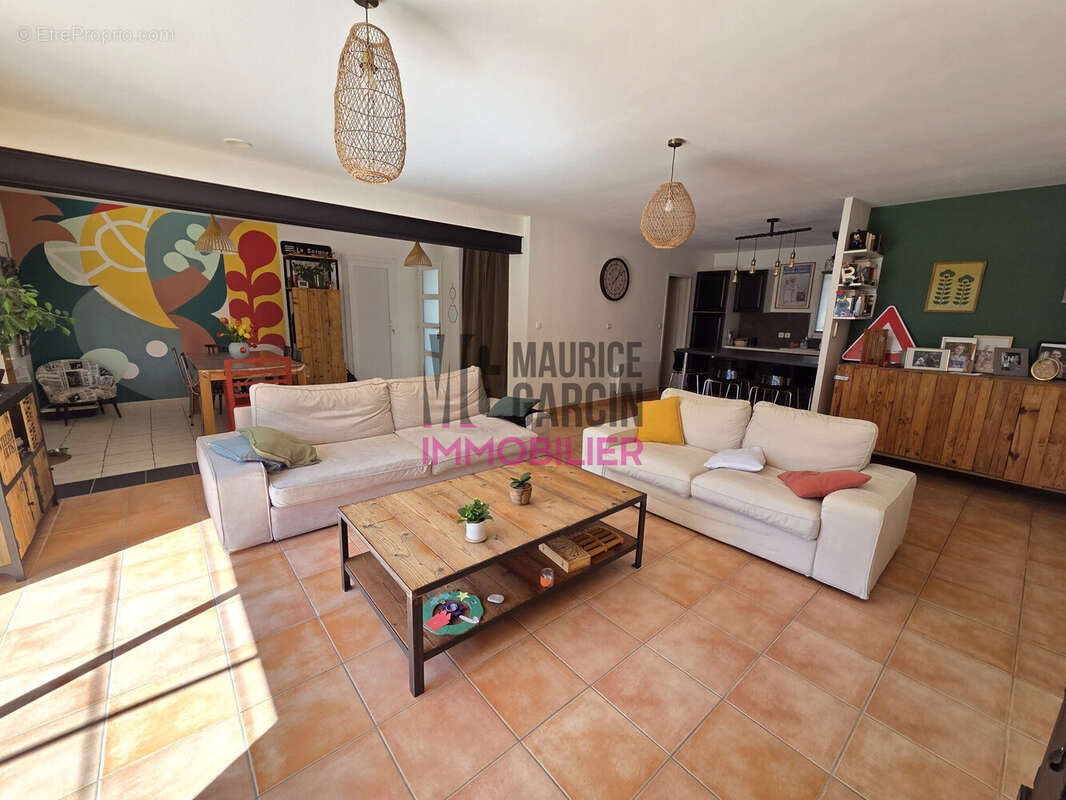 Maison à SAUMANE-DE-VAUCLUSE