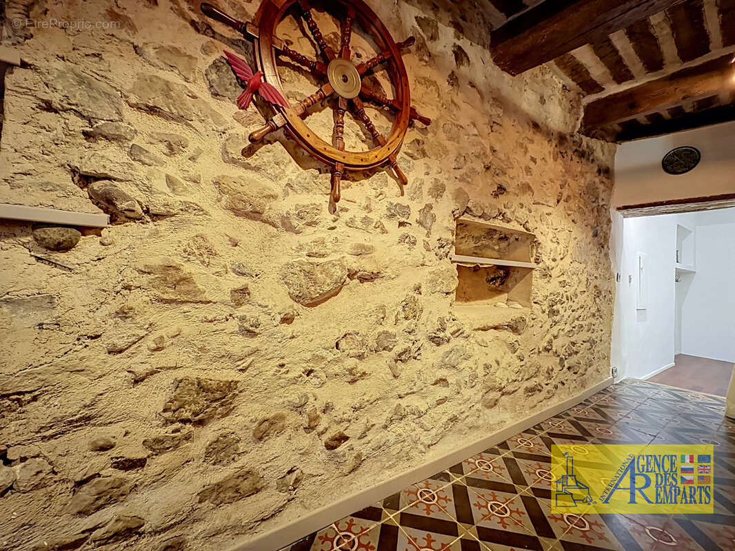Appartement de caractère 82,95 m2 au cœur de la Vieille Ville - photo 8