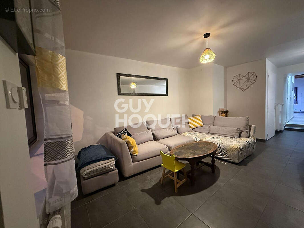 Maison à PONTAUBAULT