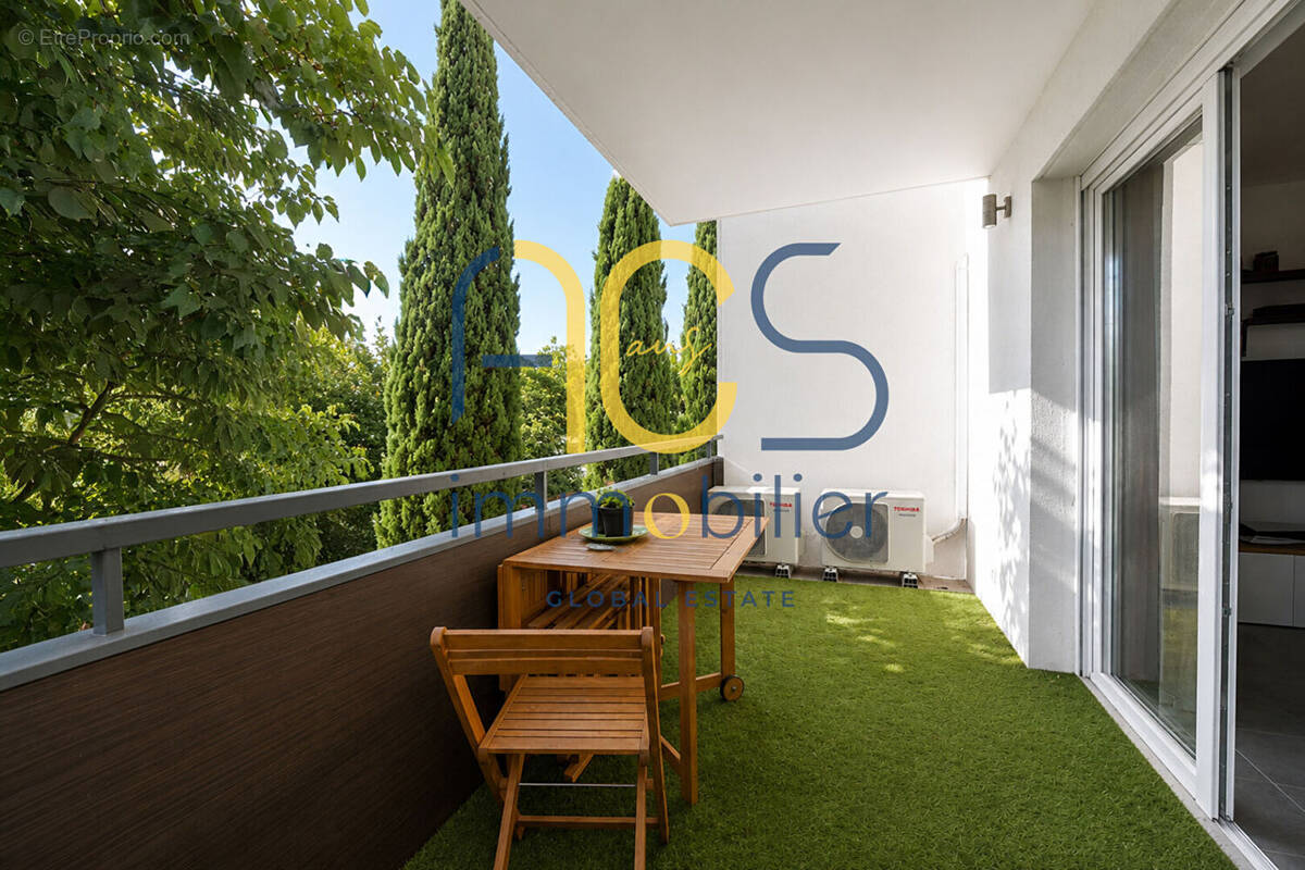Appartement à CHATEAUNEUF-LES-MARTIGUES