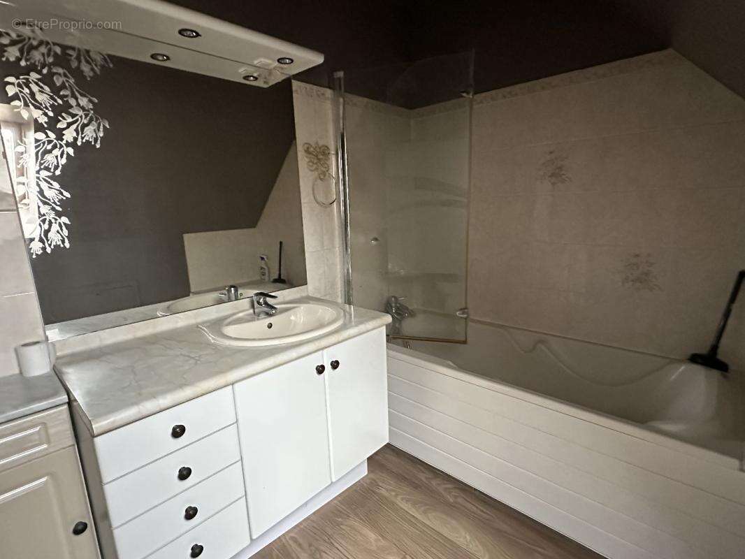 Maison à VILLETANEUSE