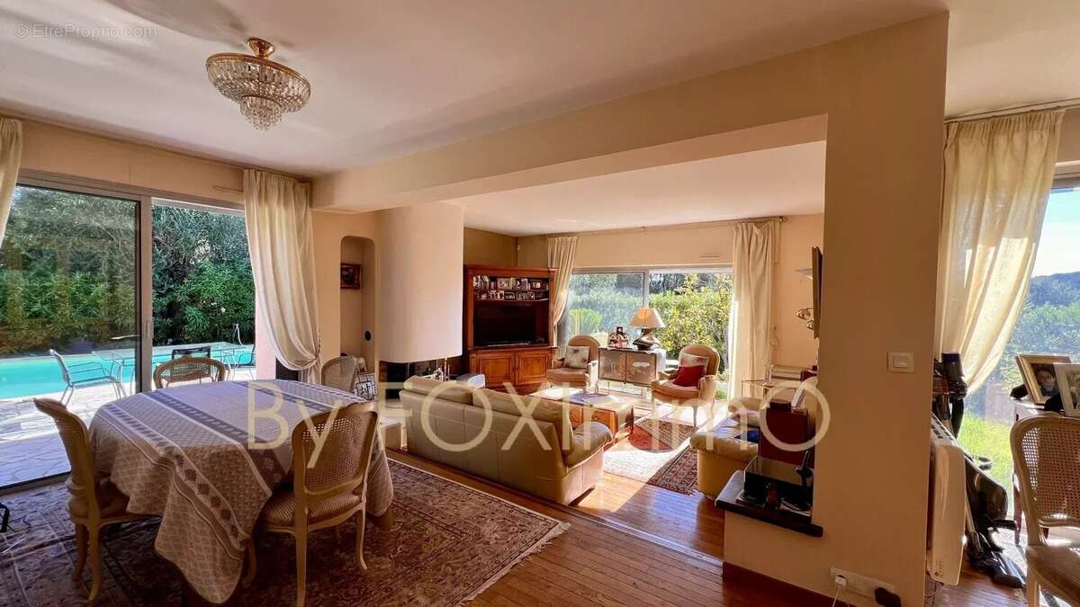 Maison à LA COLLE-SUR-LOUP