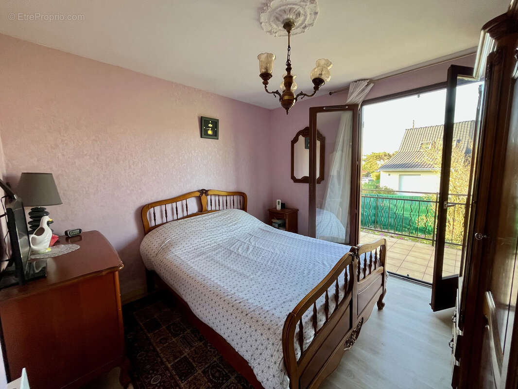 Maison à CHENNEVIERES-SUR-MARNE