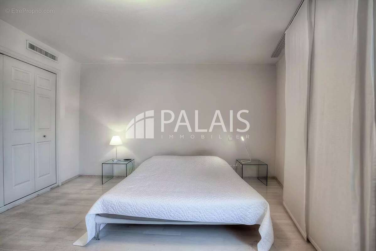 Appartement à SAINT-LAURENT-DU-VAR