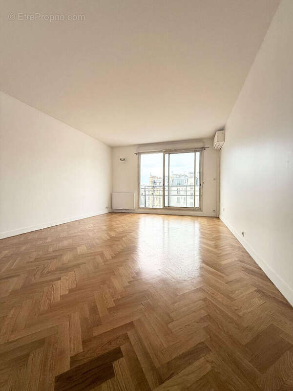Appartement à PARIS-20E