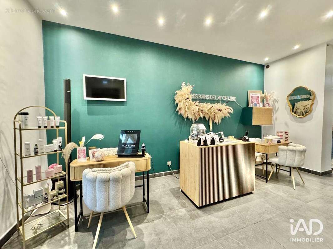 Photo 2 - Commerce à NIMES