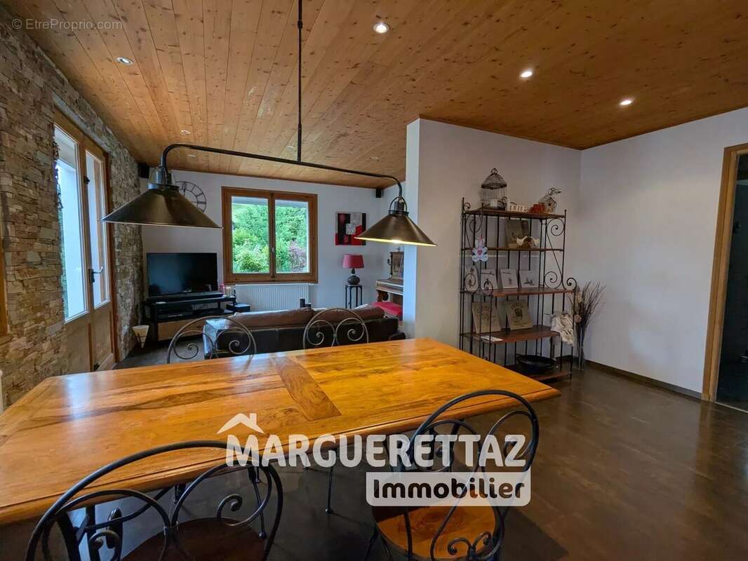 Maison à ONNION