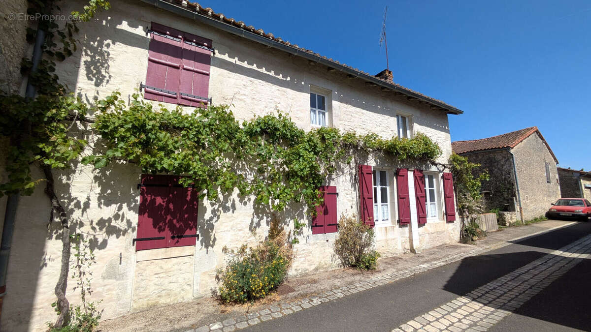 Maison à USSON-DU-POITOU