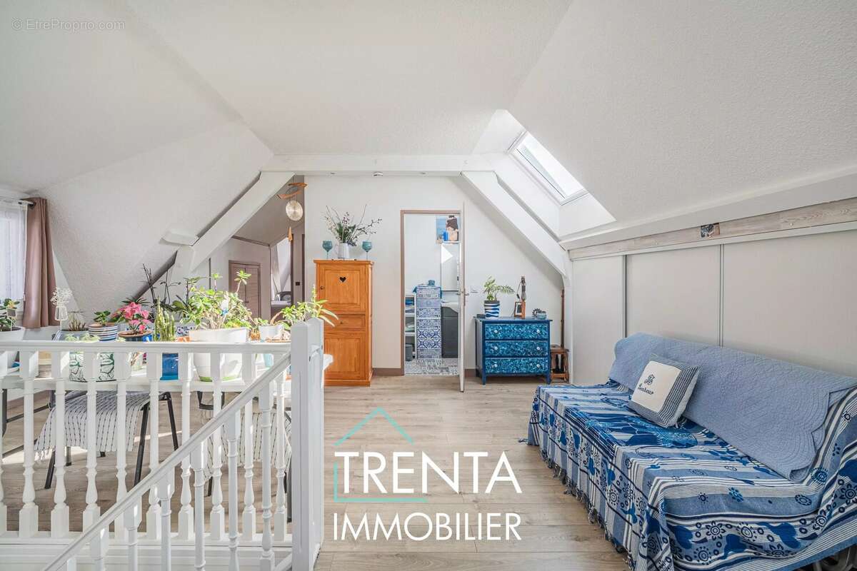 Maison à SAINT-ETIENNE-DE-CROSSEY