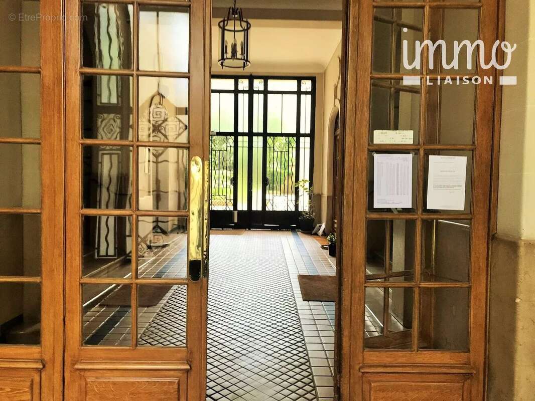 Appartement à PARIS-16E