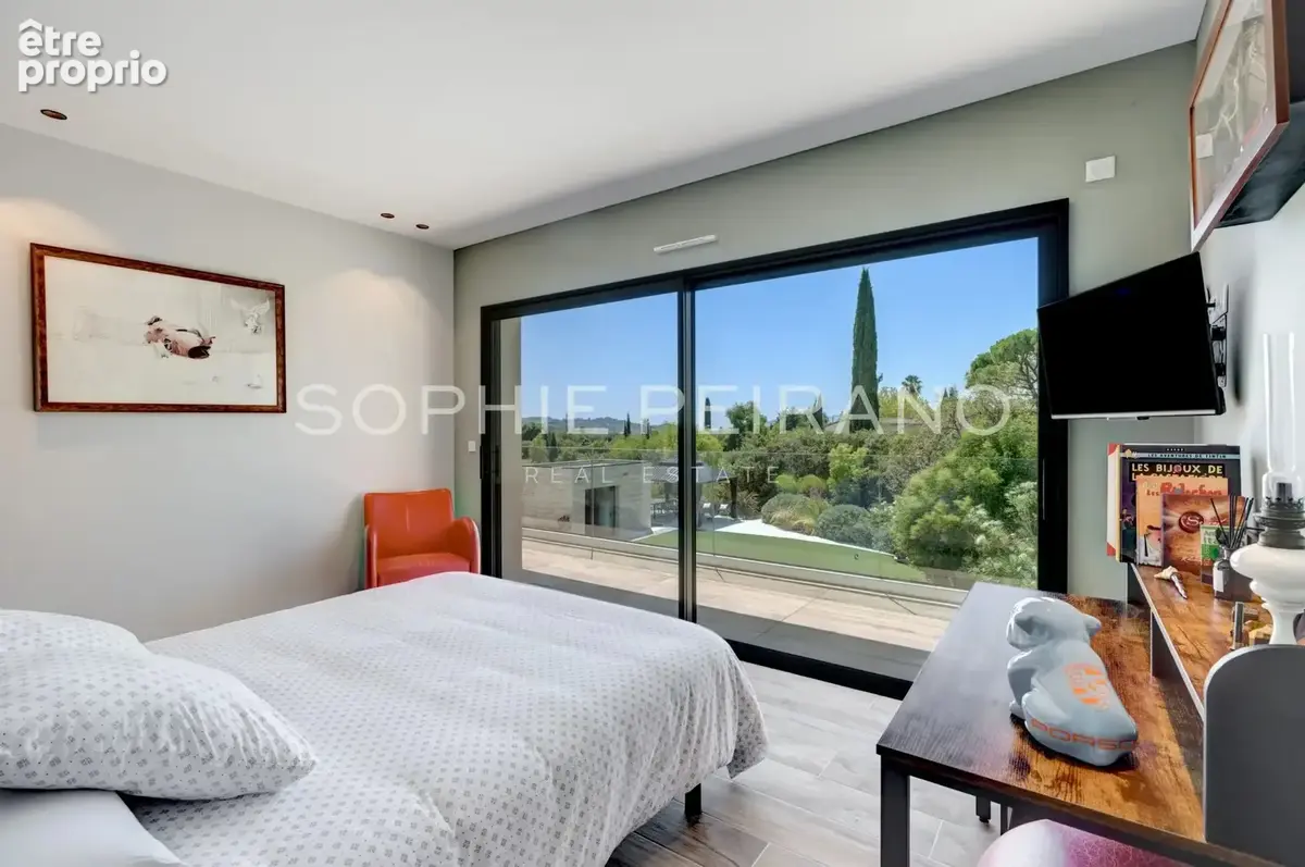 Mougins - villa contemporaine 4 chambres avec aperçu mer - photo 11