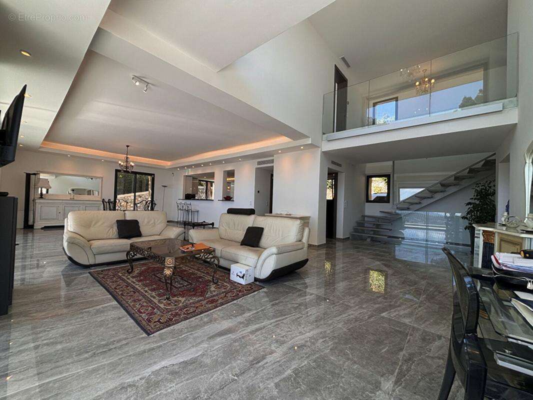 Maison à MOUGINS