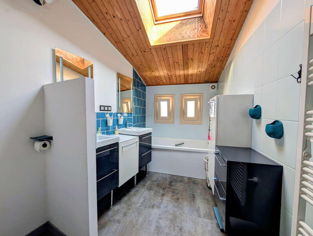 Maison à LES HERBIERS