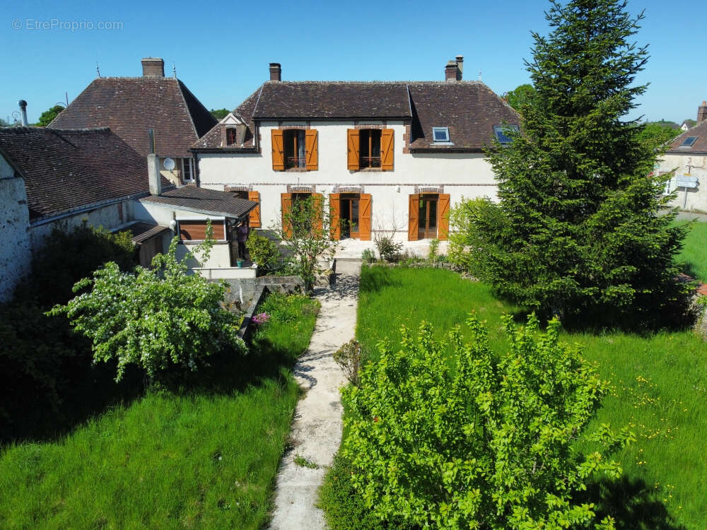 Maison à SAINT-ELIPH