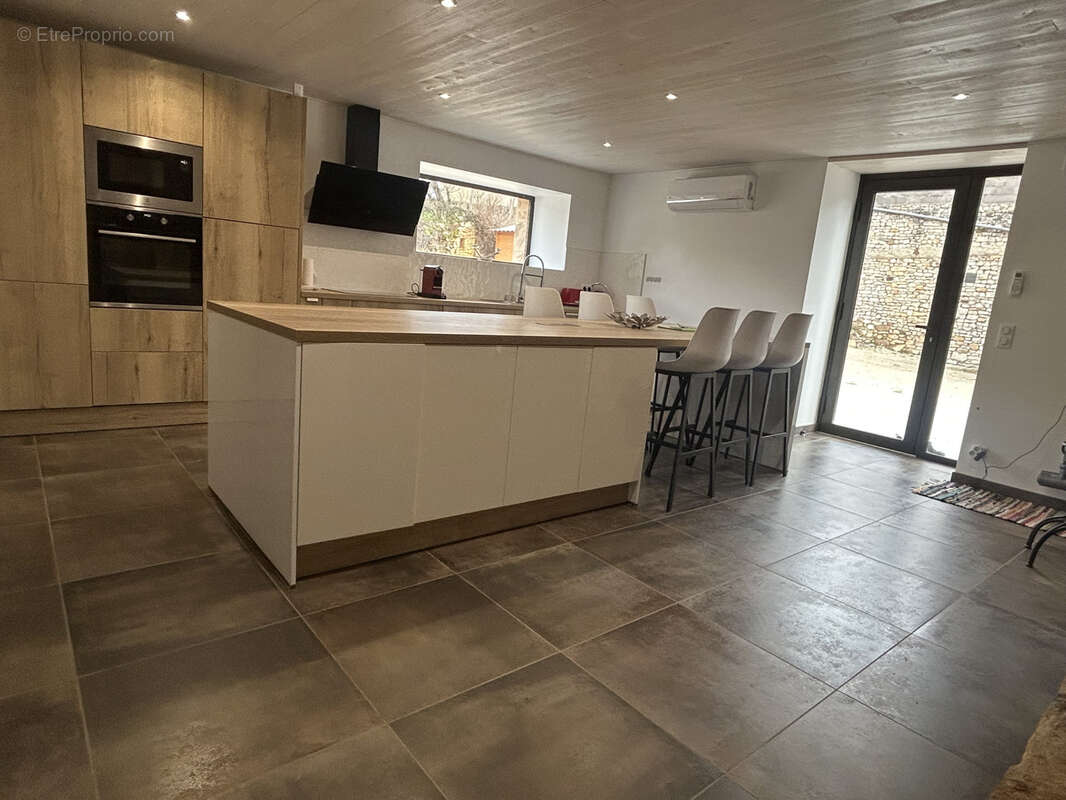 Maison à SAINT-MARTIAL-DE-NABIRAT