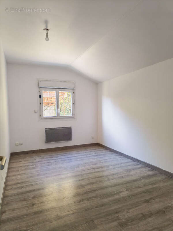 Maison à CHEVILLON-SUR-HUILLARD