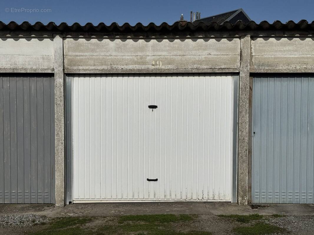 Parking à LE CATEAU-CAMBRESIS
